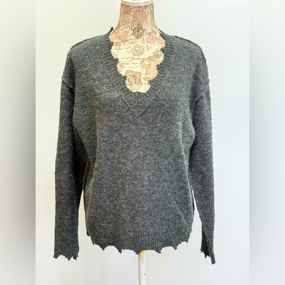 MAGASCHONI Gray V-Neck shark bite trim Sweater size S